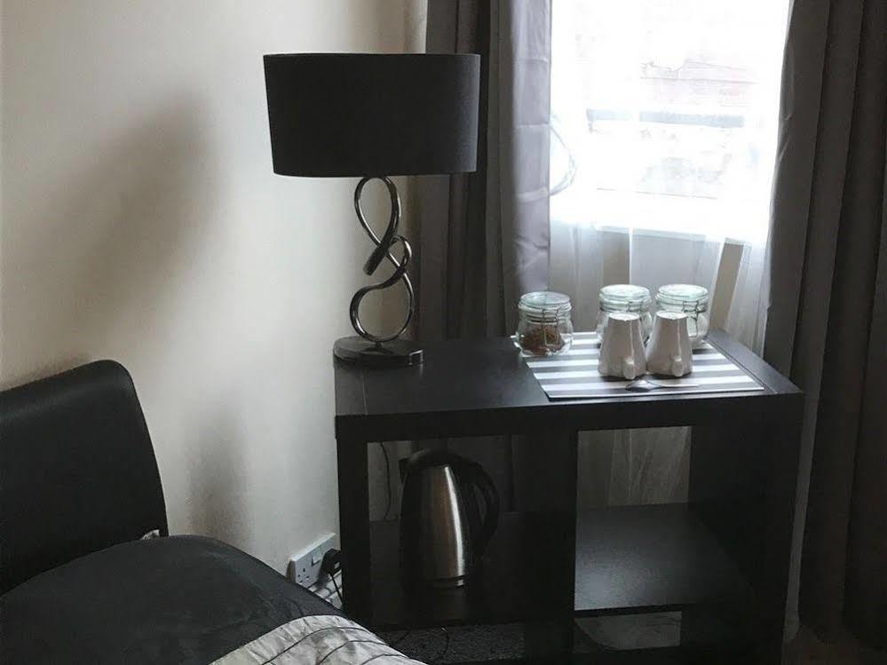 Oaklands Apartment Wolverhampton Luaran gambar