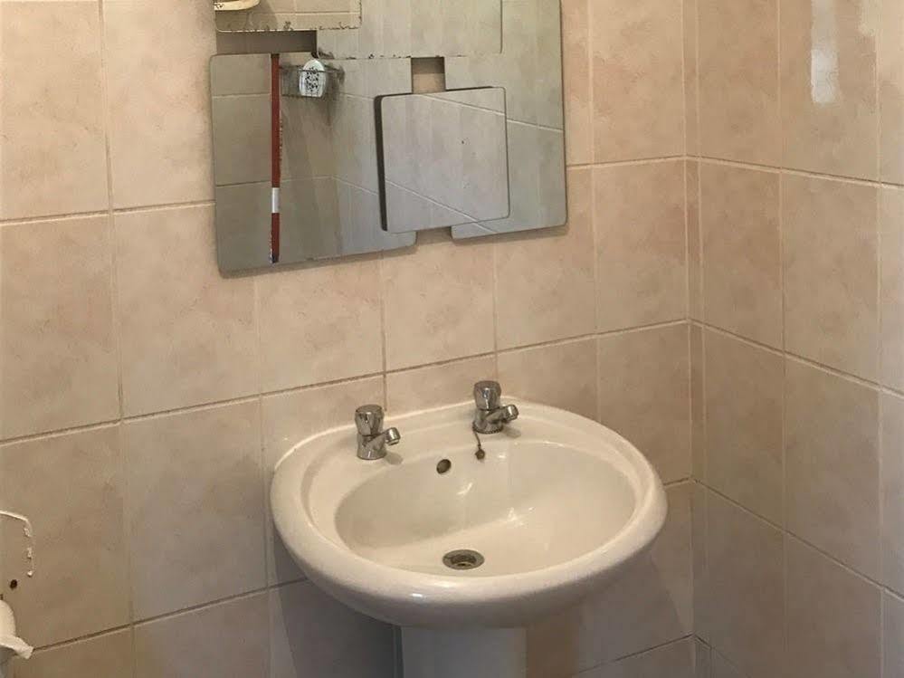 Oaklands Apartment Wolverhampton Luaran gambar